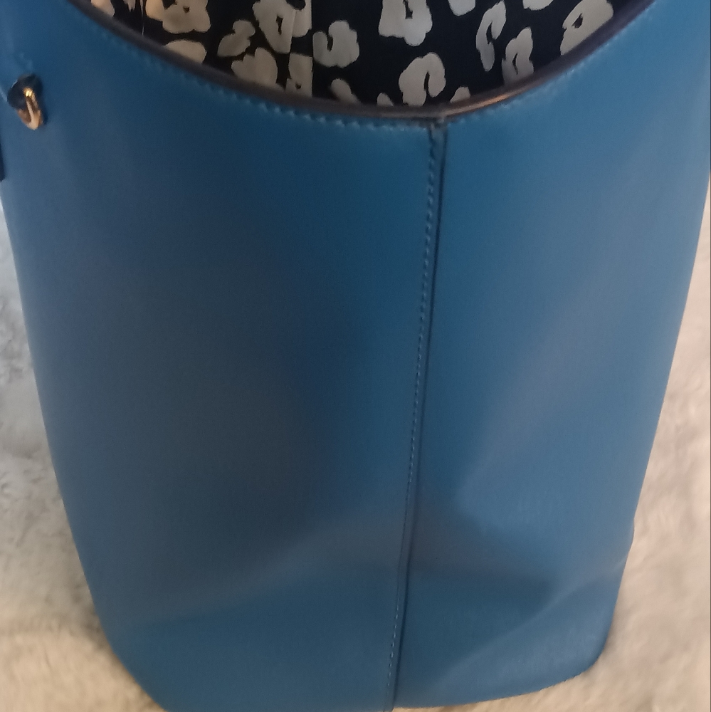 Marc Jacobs Tote - Picture 5 of 8